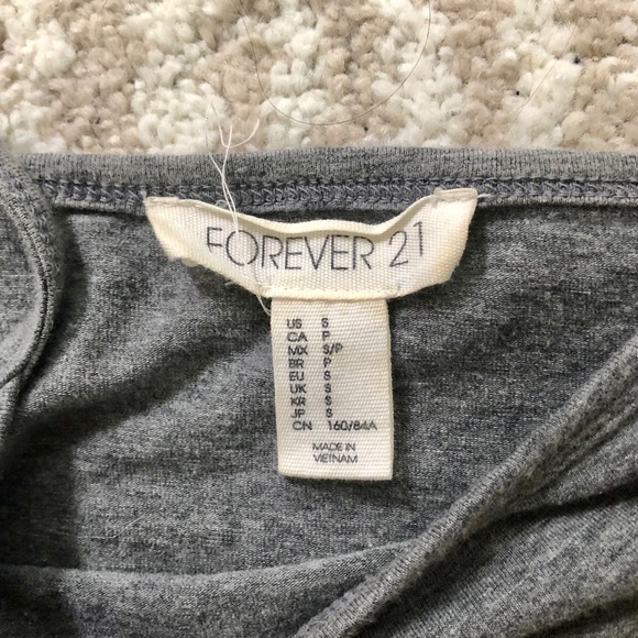 Basic cropped F21 Tank - Picture 2 of 2